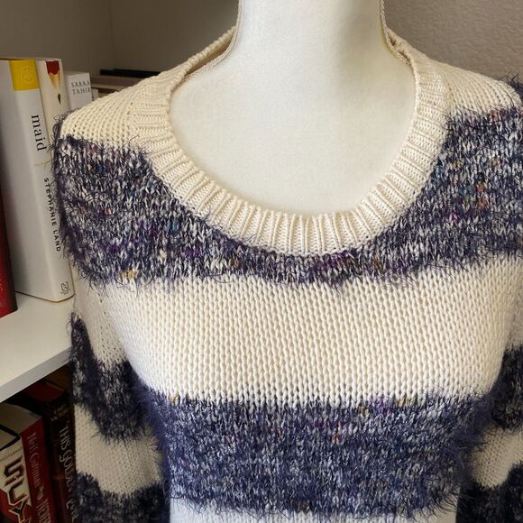ANTHROPOLOGIE TABITHA Eyelash White Blue Striped Knit Fuzzy Sweater Size M - Picture 5 of 12